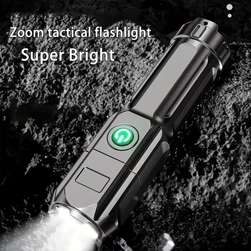 LED фенер със zoom